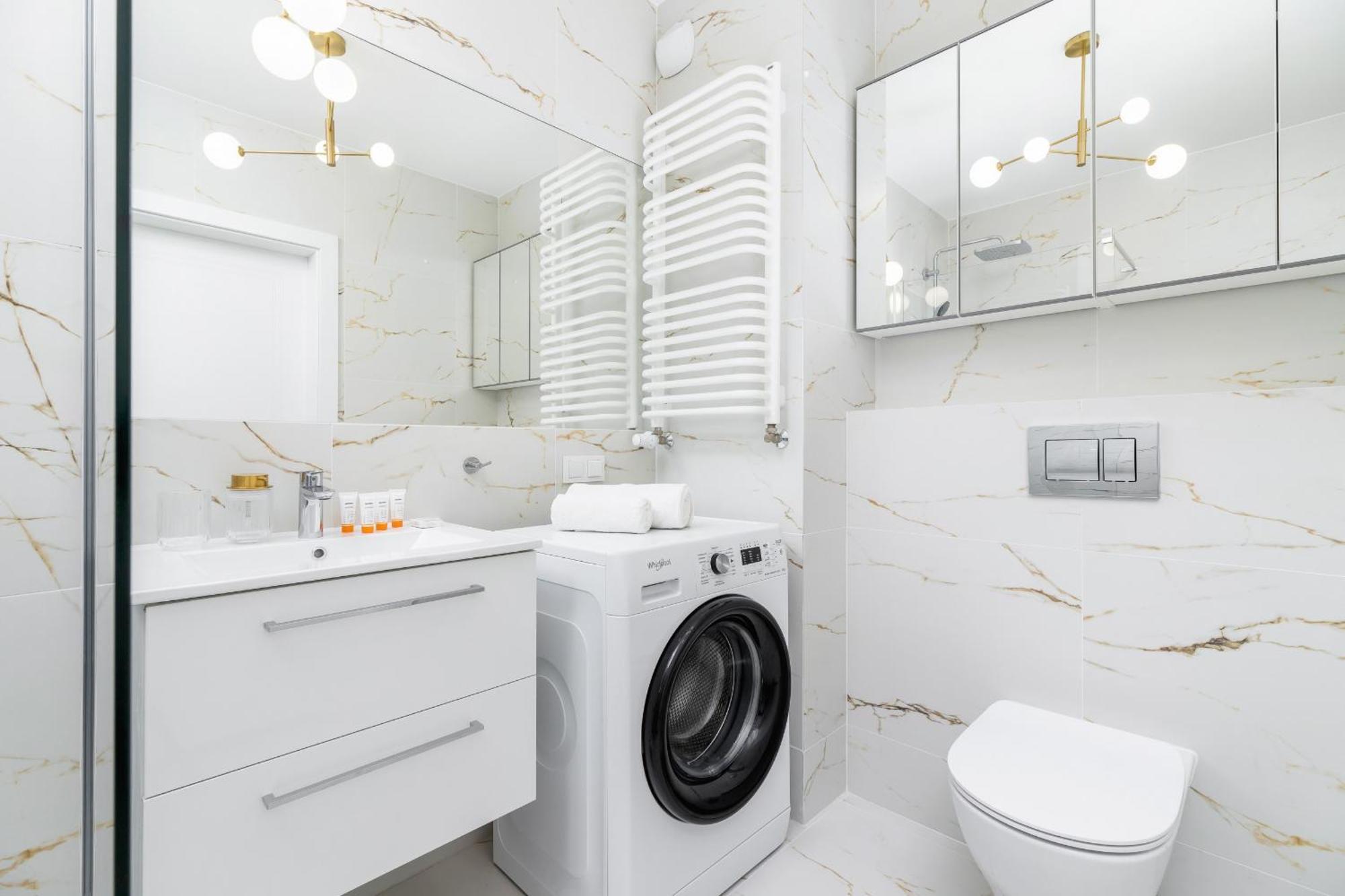 Apartment Ceglana Park Bright Balcony & Parking By Renters