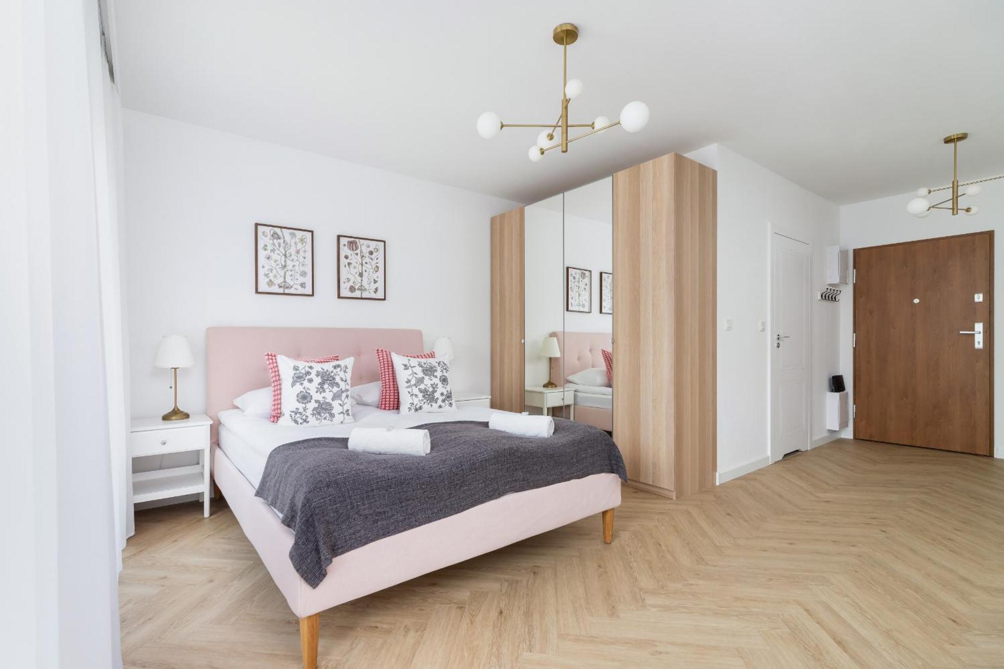 Apartment Ceglana Park Bright Balcony & Parking By Renters